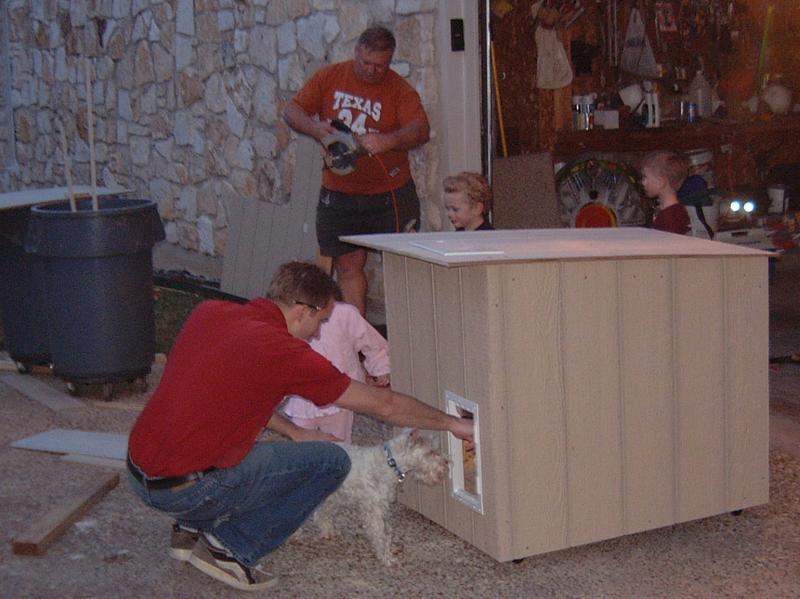 2003/12(Dec)/02-Christmas Eve/800x600_2003-12-24-04-Building-Packet-house.JPG